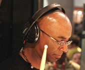 Omar Hakim on drummerworld!